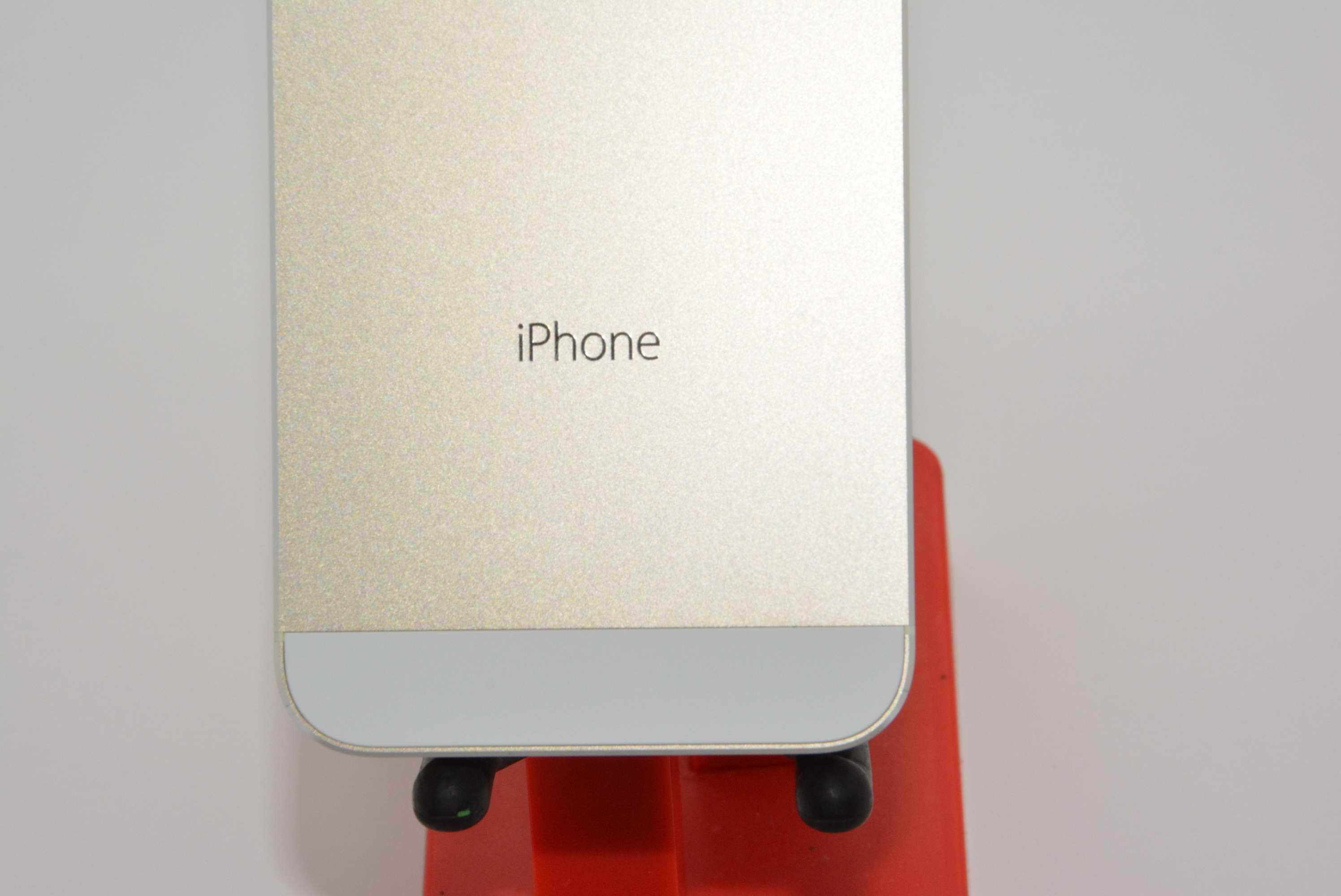 Altın renkli iPhone 5S modeli ile ilgili yeni bir görsel paylaşıldı
